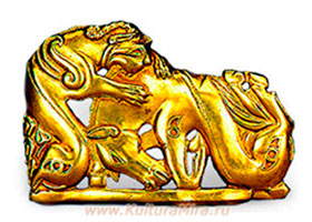 Золотая застежка Львиный грифон, терзающий коня. Сибирь / www.kulturamira.ru